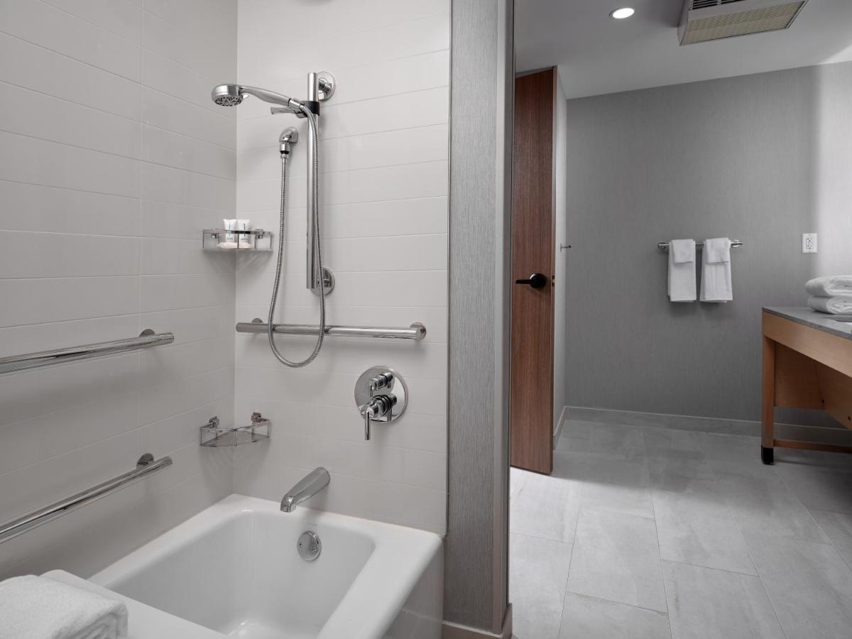 The Forester, A Hyatt Place Hotel Lake Forest المظهر الخارجي الصورة